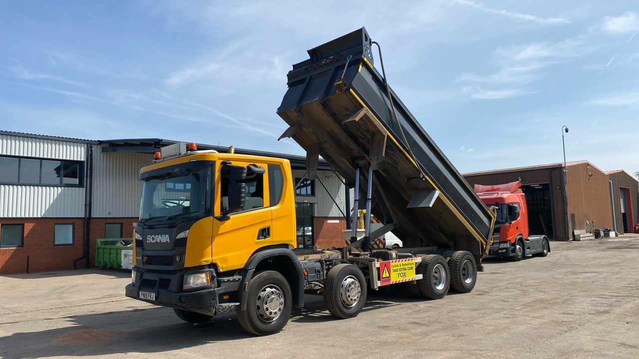 SCANIA P 410 - Tipper: picture 2 SCANIA P 410 - Tipper: picture 2