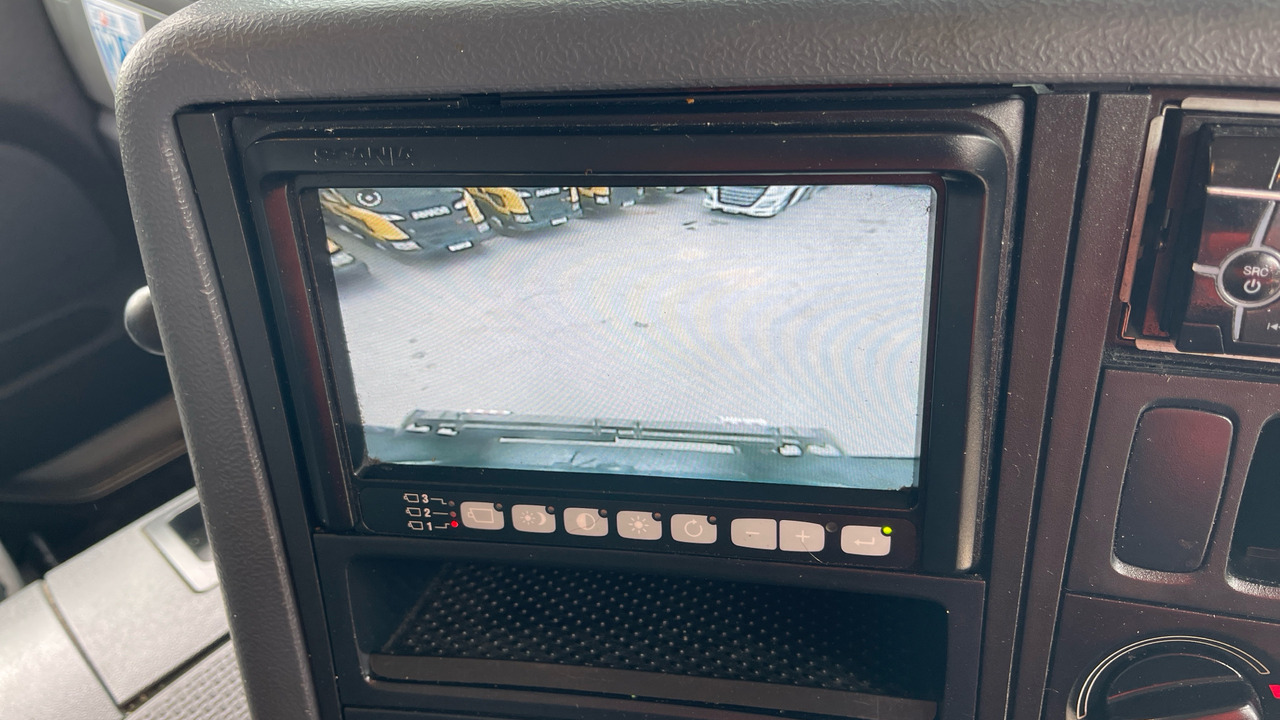 Refrigerator truck Scania P 250: picture 15
