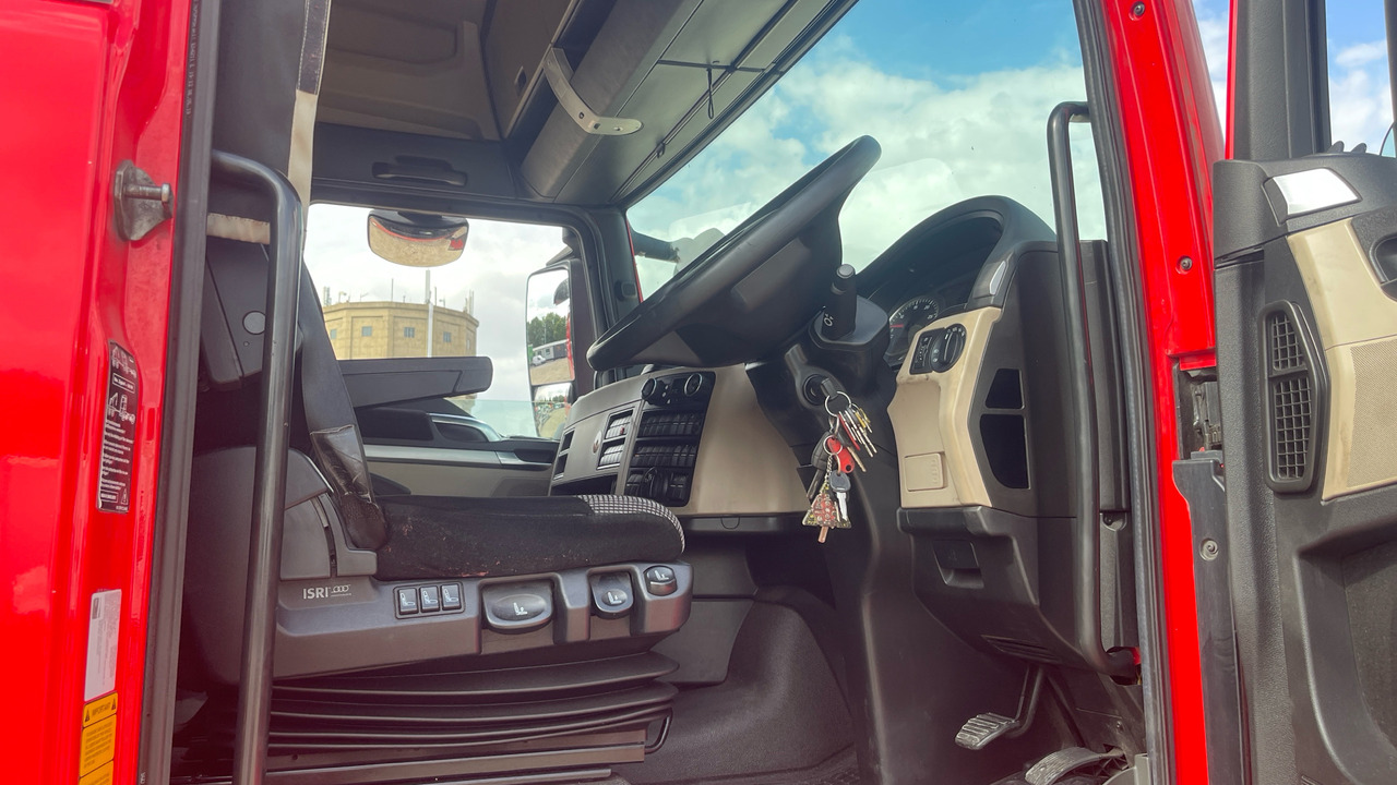 MAN TGX 24.460 - Tractor unit: picture 5 MAN TGX 24.460 - Tractor unit: picture 5