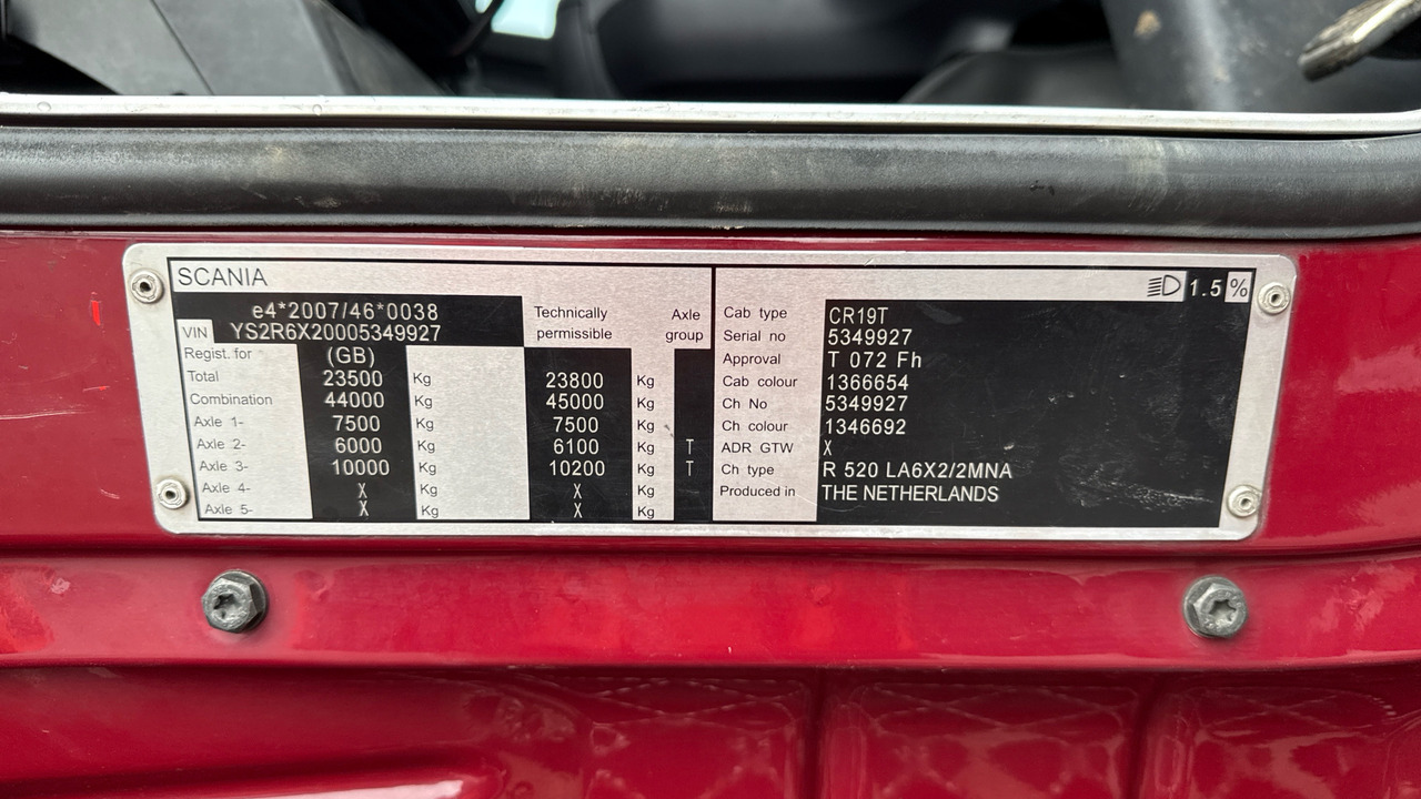 Tractor unit SCANIA R 520 V8: picture 12