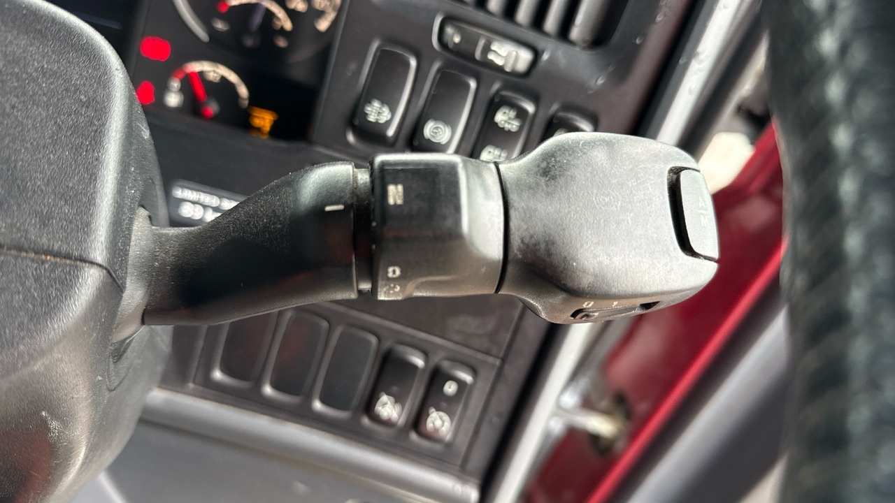 Tractor unit SCANIA R 520 V8: picture 10