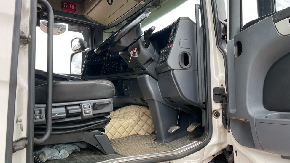 SCANIA R 580 V8 - Tractor unit: picture 4 SCANIA R 580 V8 - Tractor unit: picture 4