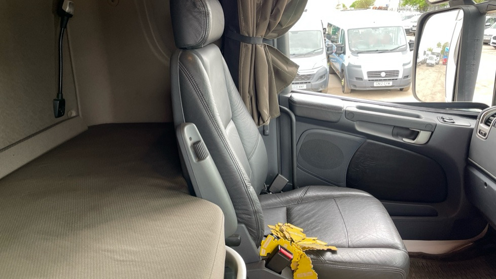 Tractor unit SCANIA R 580 V8: picture 6