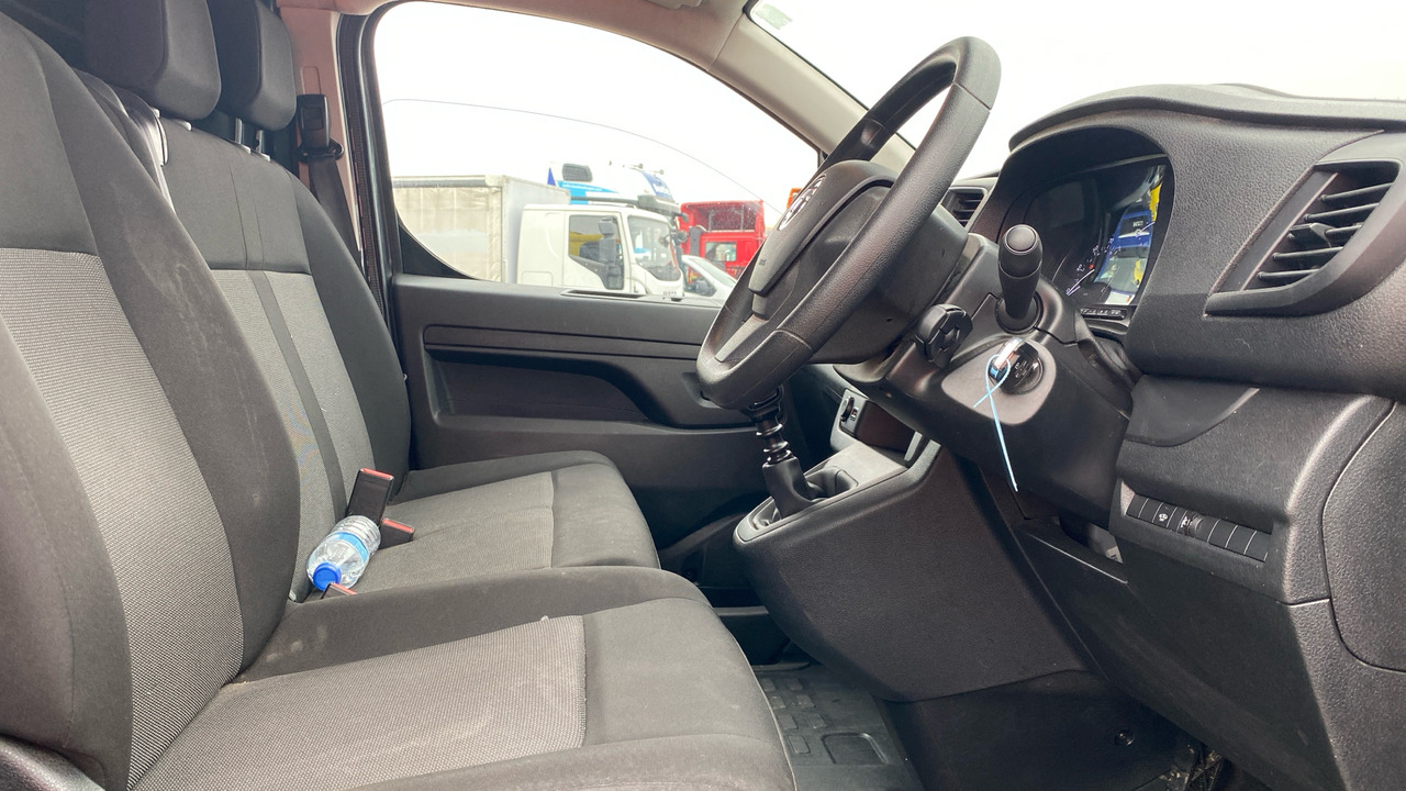 VAUXHALL VIVARO 3100 2.0d 145PS Prime - Small van: picture 5 VAUXHALL VIVARO 3100 2.0d 145PS Prime - Small van: picture 5
