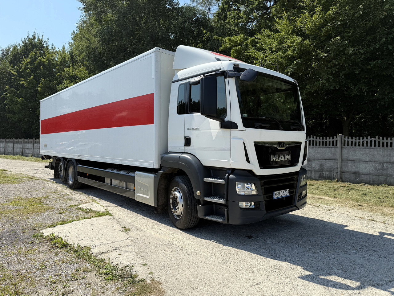 MAN TGS 26.320 - Box truck: picture 1 MAN TGS 26.320 - Box truck: picture 1