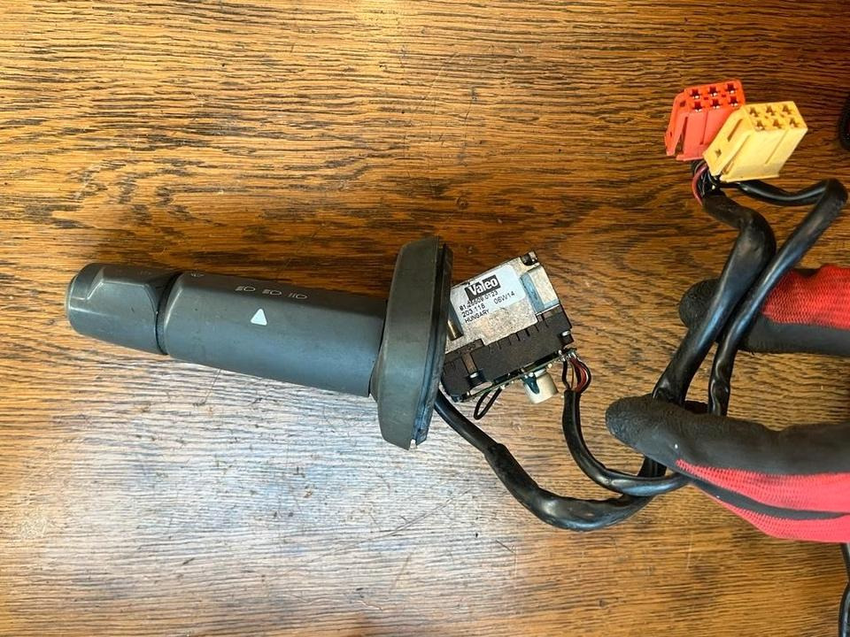 MAN Lenkstockschalter, Schalter, Schalhebel 81255090123 - Steering column switch for Truck: picture 3 MAN Lenkstockschalter, Schalter, Schalhebel 81255090123 - Steering column switch for Truck: picture 3