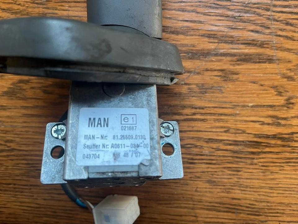 MAN Lenkstockschalter, Schalter, Schalhebel 81255090130 - Steering column switch for Truck: picture 2 MAN Lenkstockschalter, Schalter, Schalhebel 81255090130 - Steering column switch for Truck: picture 2
