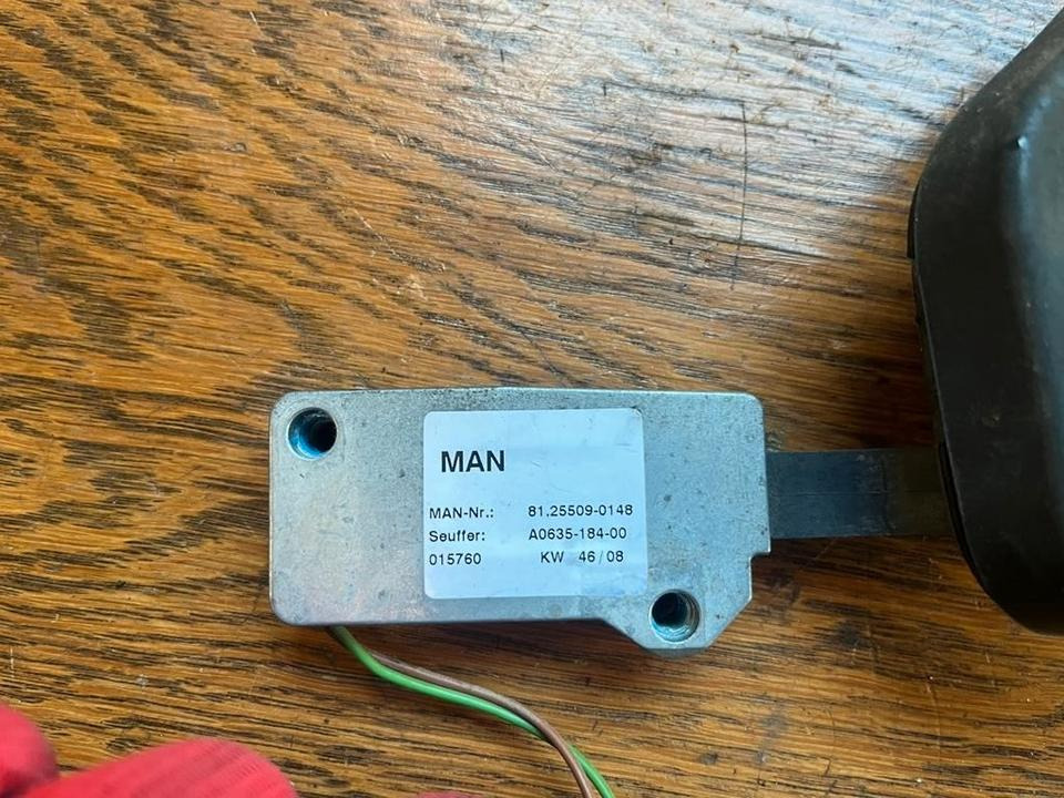 MAN Lenkstockschalter, Schalter, Schalhebel 81255090148 - Steering column switch for Truck: picture 2 MAN Lenkstockschalter, Schalter, Schalhebel 81255090148 - Steering column switch for Truck: picture 2