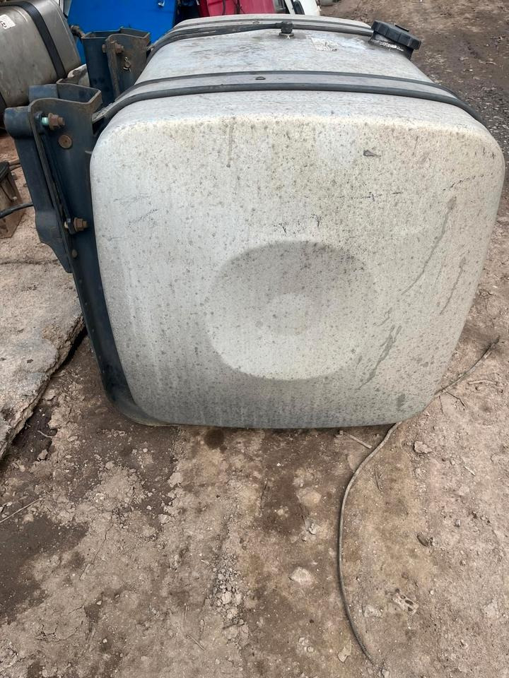 MAN TGX EU6 RN002 Dieseltank Tank Tankbehälter 460L - Fuel tank for Truck: picture 4 MAN TGX EU6 RN002 Dieseltank Tank Tankbehälter 460L - Fuel tank for Truck: picture 4