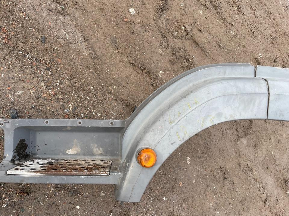 Mercedes AXOR Einstieg Links Kotflügel - Footstep for Truck: picture 1 Mercedes AXOR Einstieg Links Kotflügel - Footstep for Truck: picture 1