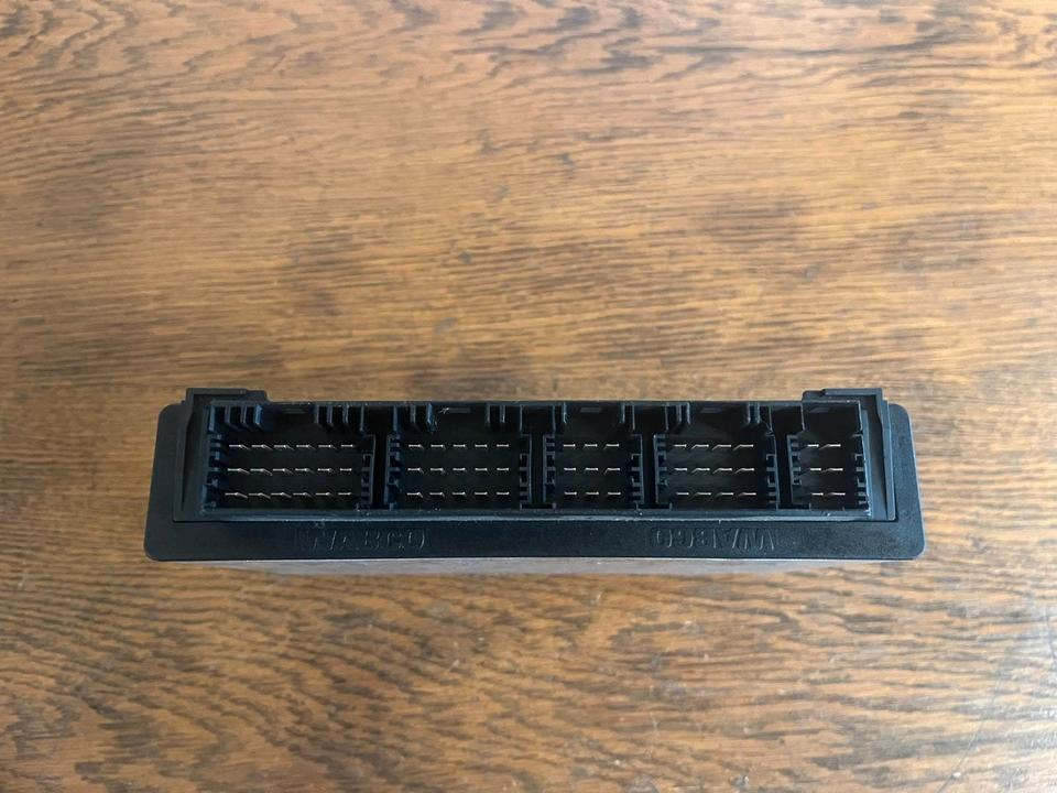 Mercedes Actros MP 4 WABCO EBS Steuergerät A0004469036 - ECU for Truck: picture 4 Mercedes Actros MP 4 WABCO EBS Steuergerät A0004469036 - ECU for Truck: picture 4