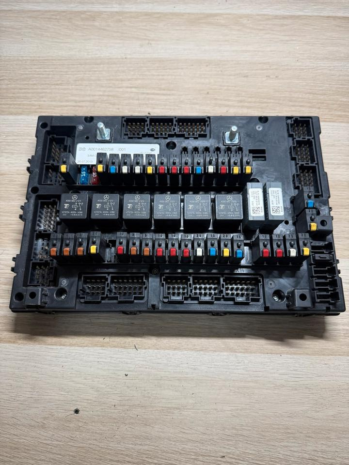 Mercedes Actros MP4 SAM Cabin Sicherungskasten A0014462758 - Fuse: picture 2 Mercedes Actros MP4 SAM Cabin Sicherungskasten A0014462758 - Fuse: picture 2