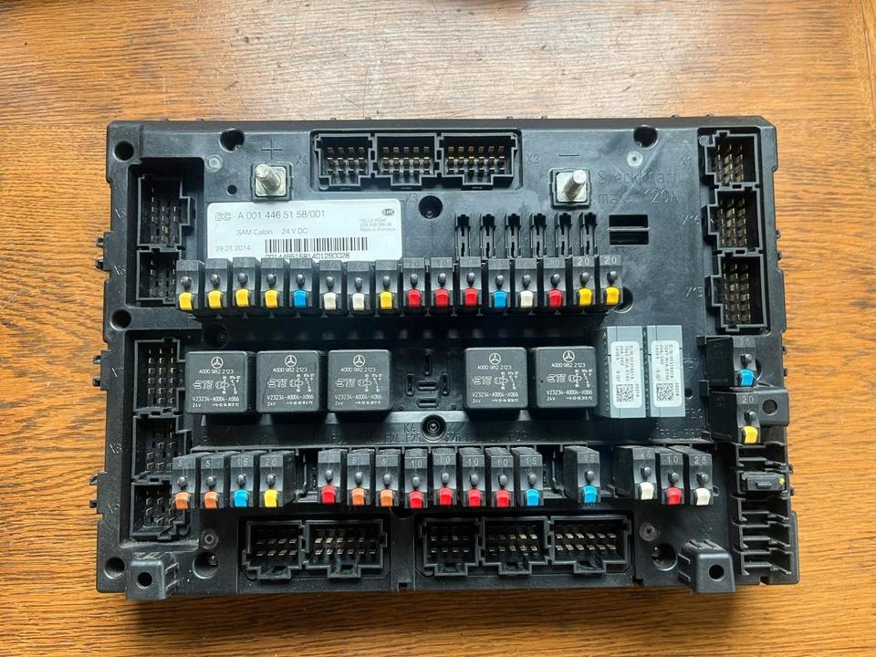 Mercedes Actros MP4 SAM Cabin Sicherungskasten A0014465158 - Fuse for Truck: picture 1 Mercedes Actros MP4 SAM Cabin Sicherungskasten A0014465158 - Fuse for Truck: picture 1