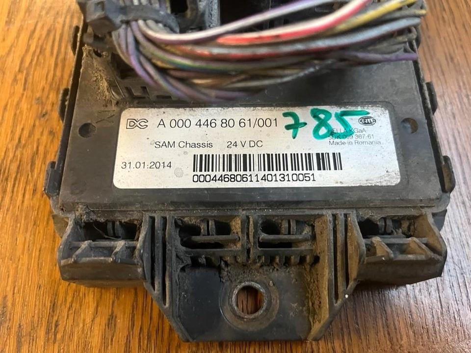 Mercedes Actros MP4 SAM Modul A0004468061 - Electrical system for Truck: picture 2 Mercedes Actros MP4 SAM Modul A0004468061 - Electrical system for Truck: picture 2