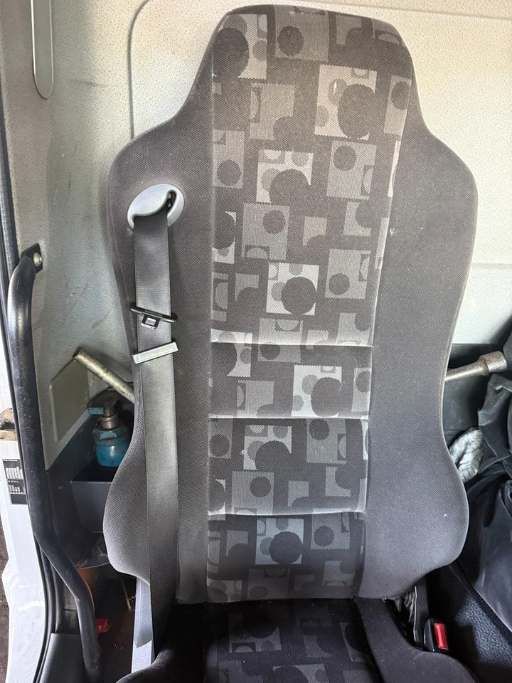 Mercedes Atego 3 Beifahrersitz mit Luft - Seat for Truck: picture 4 Mercedes Atego 3 Beifahrersitz mit Luft - Seat for Truck: picture 4