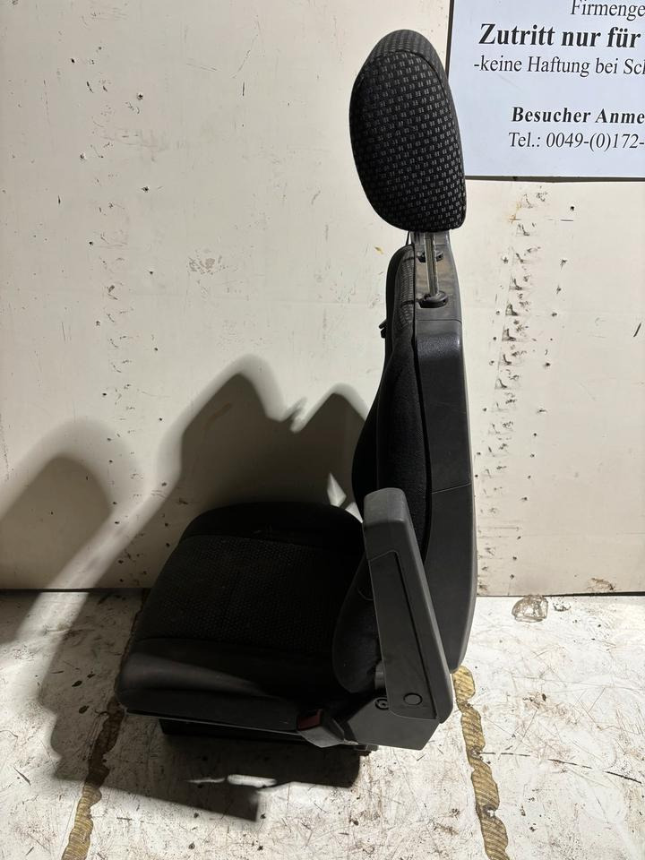Mercedes-Benz Atego 3 Beifahrersitz - Seat for Truck: picture 2 Mercedes-Benz Atego 3 Beifahrersitz - Seat for Truck: picture 2