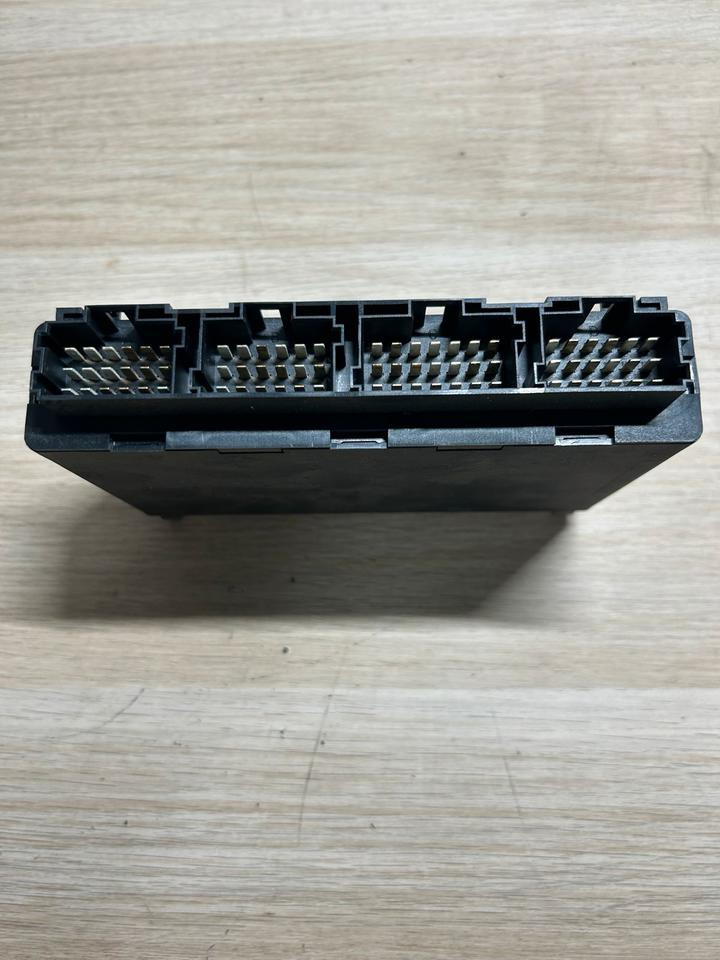 Mercedes Benz Elektronik CPC/FR A0024460302 - ECU for Truck: picture 3 Mercedes Benz Elektronik CPC/FR A0024460302 - ECU for Truck: picture 3