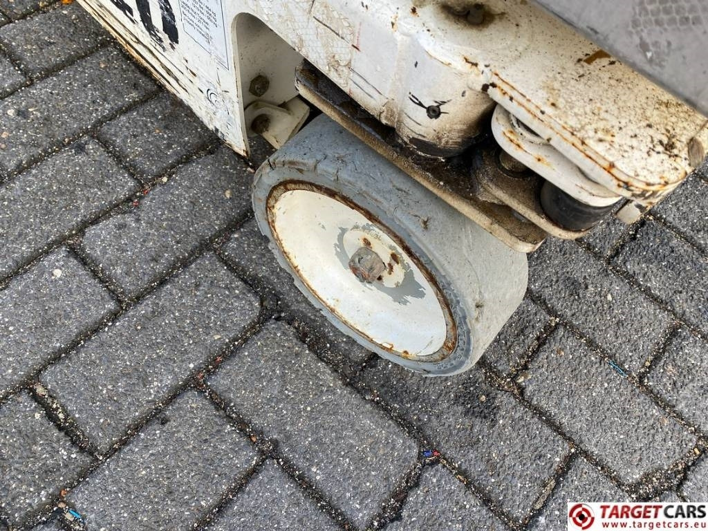 Vertical mast lift Genie GR-20 RunAbout Electric Vertical Mast Lift 802cm: picture 22 Vertical mast lift Genie GR-20 RunAbout Electric Vertical Mast Lift 802cm: picture 22