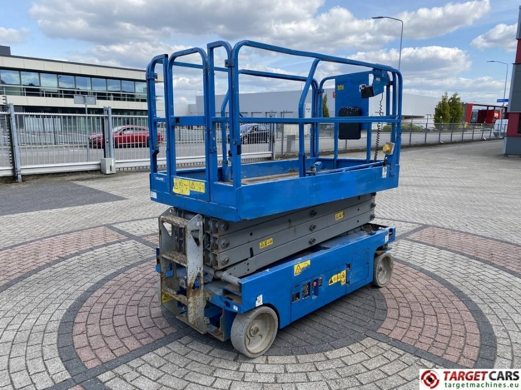 Genie GS-2646 Electric GS2646 Scissor Work Lift 992cm - Scissor lift: picture 3 Genie GS-2646 Electric GS2646 Scissor Work Lift 992cm - Scissor lift: picture 3