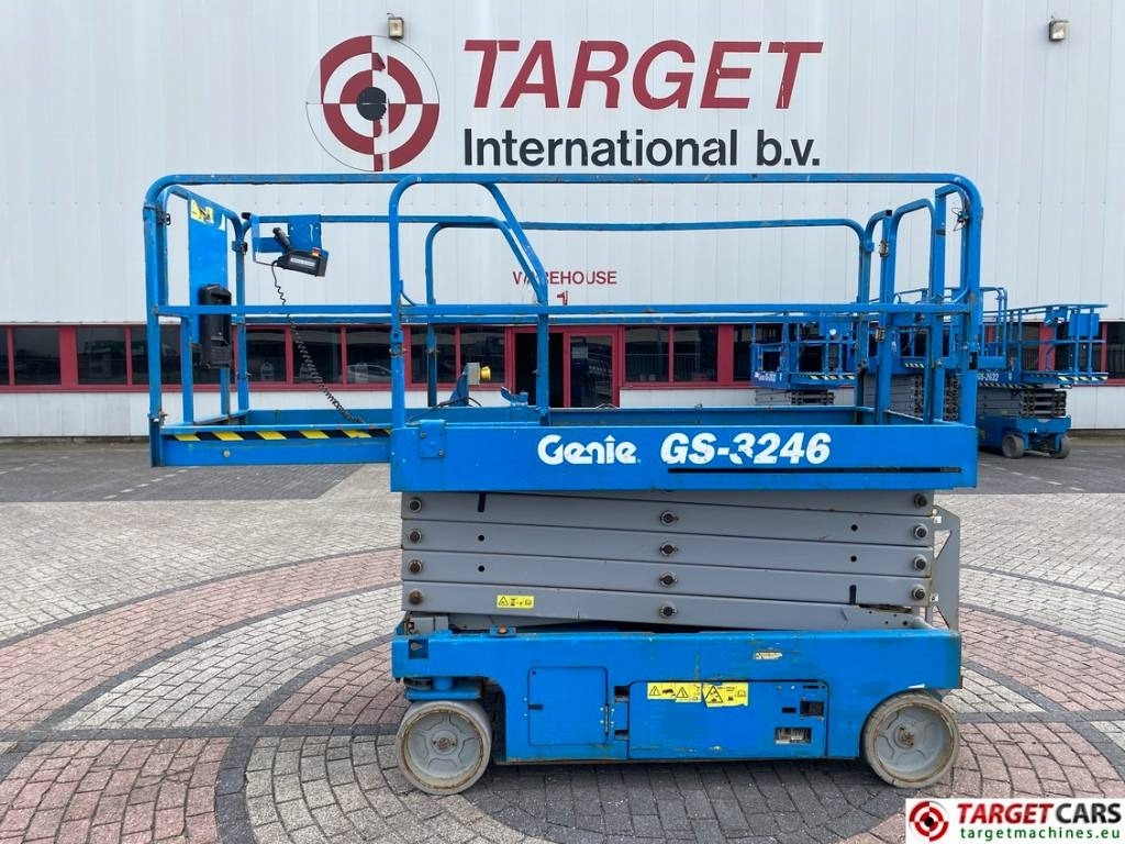 Scissor lift Genie GS-3246 Electric Scissor Work Lift 1175cm: picture 15 Scissor lift Genie GS-3246 Electric Scissor Work Lift 1175cm: picture 15