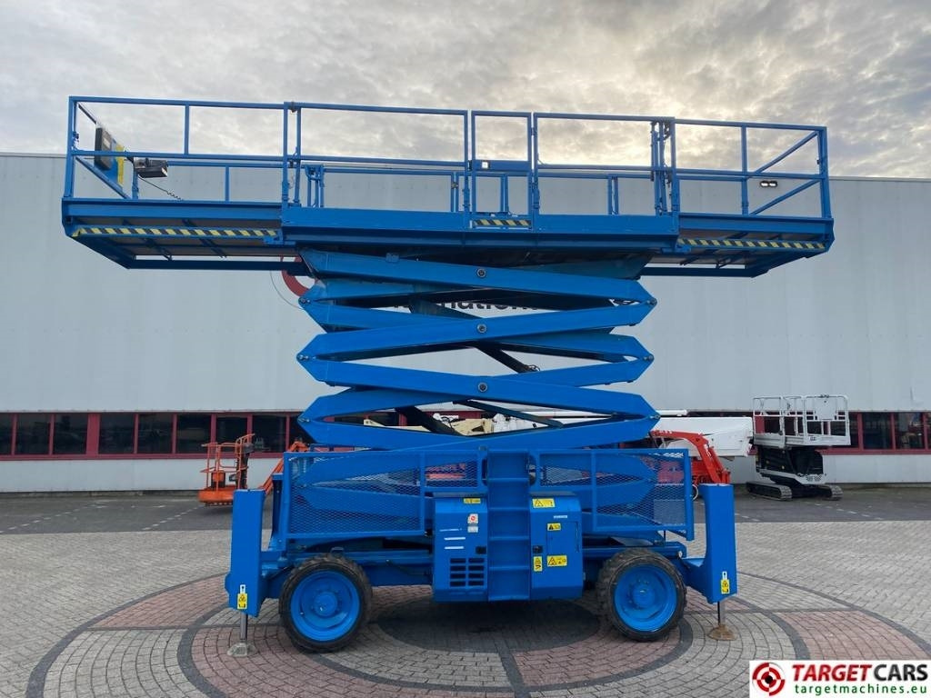 Genie GS-5390RT Diesel 4x4 Scissor Work Lift 1815cm - Scissor lift: picture 5 Genie GS-5390RT Diesel 4x4 Scissor Work Lift 1815cm - Scissor lift: picture 5