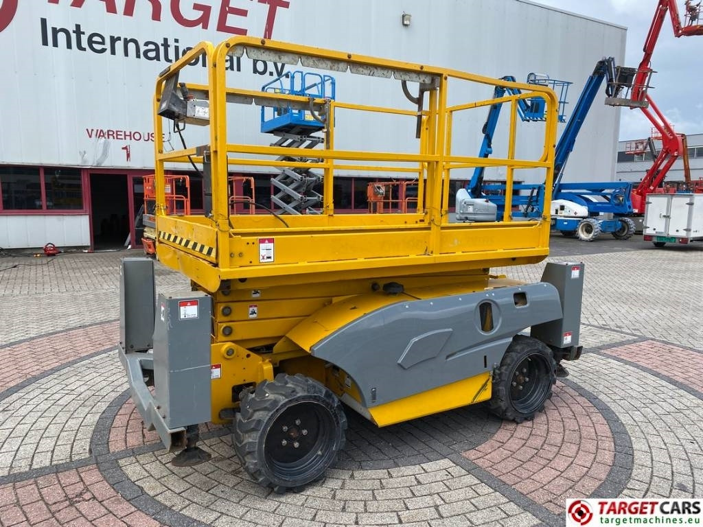 Haulotte Compact 10DX Diesel 4x4 Scissor Work Lift 1015cm - Scissor lift: picture 1 Haulotte Compact 10DX Diesel 4x4 Scissor Work Lift 1015cm - Scissor lift: picture 1