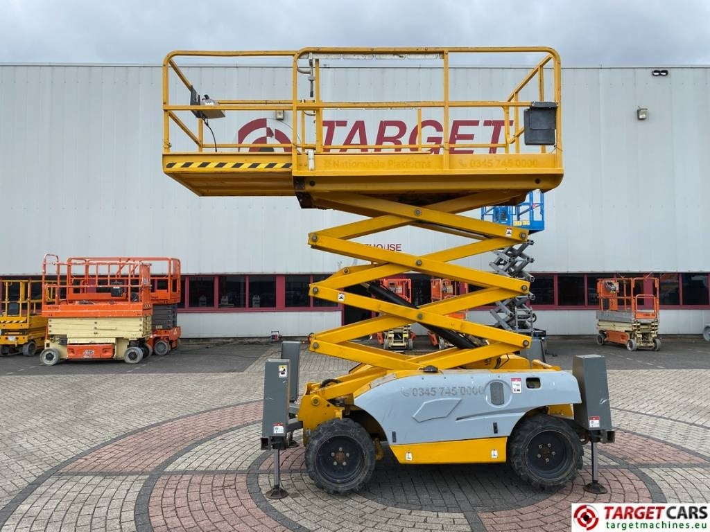 Haulotte Compact 10DX Diesel 4x4 Scissor Work Lift 1015cm - Scissor lift: picture 5 Haulotte Compact 10DX Diesel 4x4 Scissor Work Lift 1015cm - Scissor lift: picture 5
