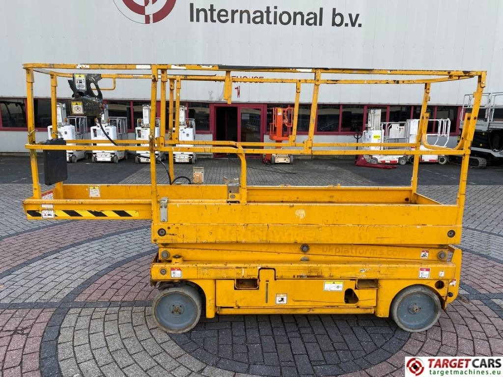 Haulotte Compact 8 Elecftric Scissor Work Lift 818cm - Scissor lift: picture 5 Haulotte Compact 8 Elecftric Scissor Work Lift 818cm - Scissor lift: picture 5