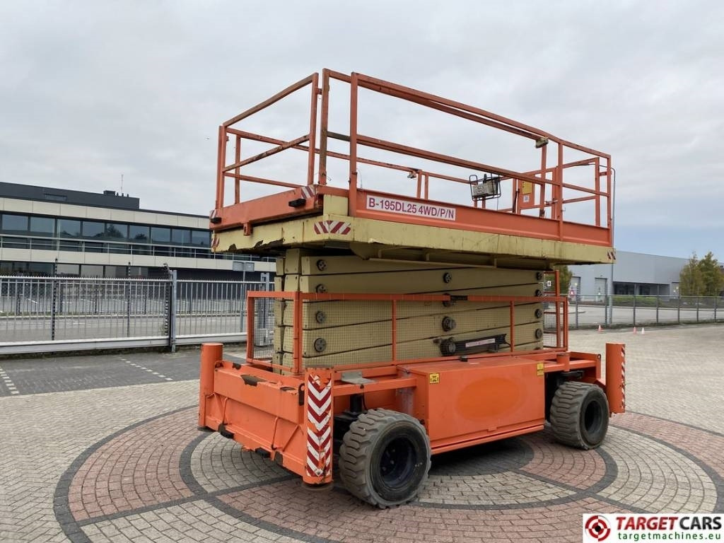 Holland Lift B195DL-25 Diesel 4x4 Scissor Work Lift 2150cm - Scissor lift: picture 3 Holland Lift B195DL-25 Diesel 4x4 Scissor Work Lift 2150cm - Scissor lift: picture 3