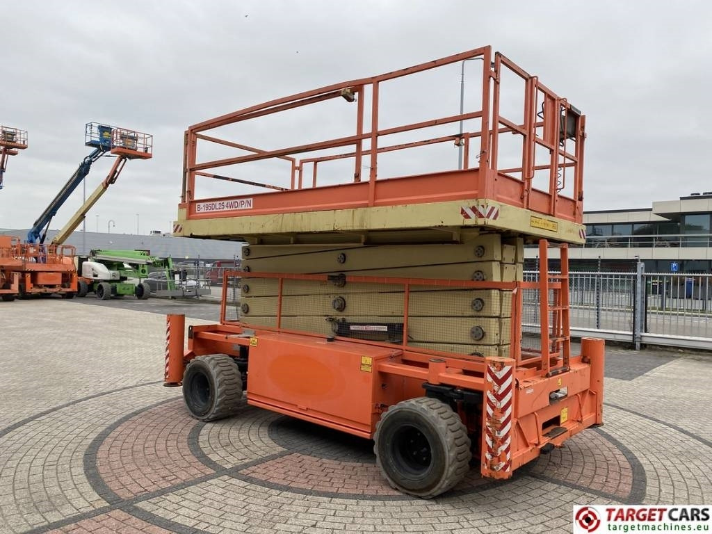 Holland Lift B195DL-25 Diesel 4x4 Scissor Work Lift 2150cm - Scissor lift: picture 2 Holland Lift B195DL-25 Diesel 4x4 Scissor Work Lift 2150cm - Scissor lift: picture 2