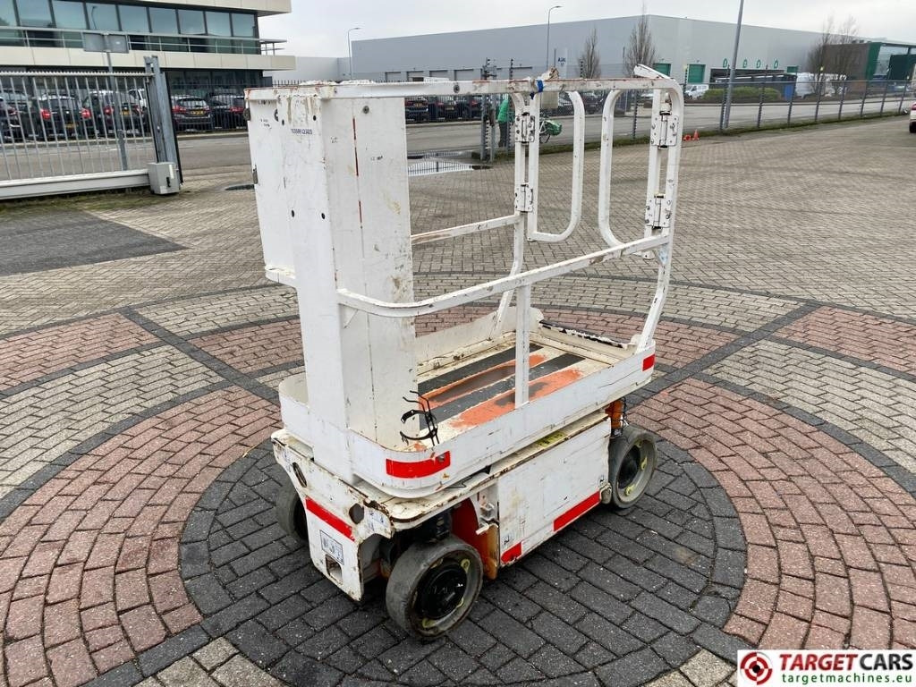 JLG 1230ES Electric Vertical Mast Work Lift 566cm - Vertical mast lift: picture 3 JLG 1230ES Electric Vertical Mast Work Lift 566cm - Vertical mast lift: picture 3