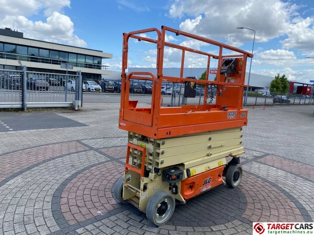JLG 2632ES Electric Scissor Work Lift 977cm - Scissor lift: picture 3 JLG 2632ES Electric Scissor Work Lift 977cm - Scissor lift: picture 3