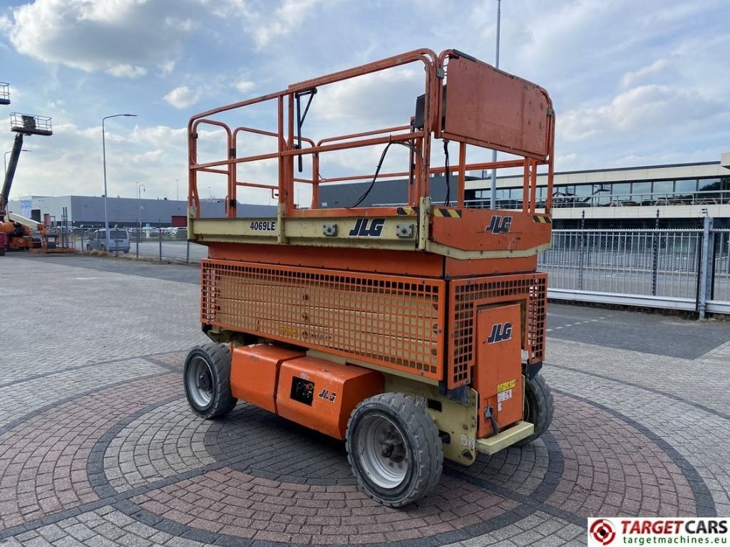 JLG 4069LE Electric Scissor Work Lift 1419cm - Scissor lift: picture 2 JLG 4069LE Electric Scissor Work Lift 1419cm - Scissor lift: picture 2