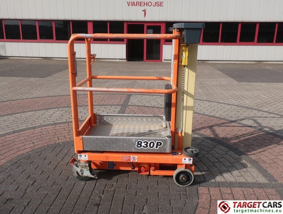 JLG Power Tower Nano 830P Vertical Lift 450cm - Aerial platform: picture 5 JLG Power Tower Nano 830P Vertical Lift 450cm - Aerial platform: picture 5