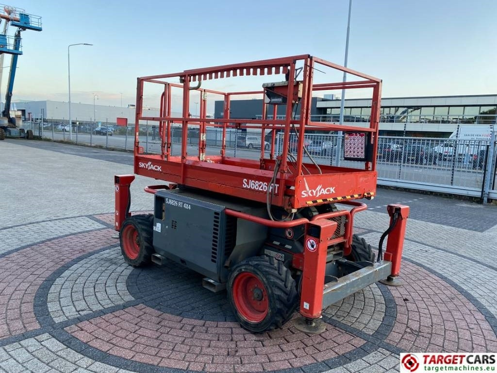 SkyJack SJ6826RT Diesel 4x4 Scissor 6826 Work Lift 992cm - Scissor lift: picture 2 SkyJack SJ6826RT Diesel 4x4 Scissor 6826 Work Lift 992cm - Scissor lift: picture 2