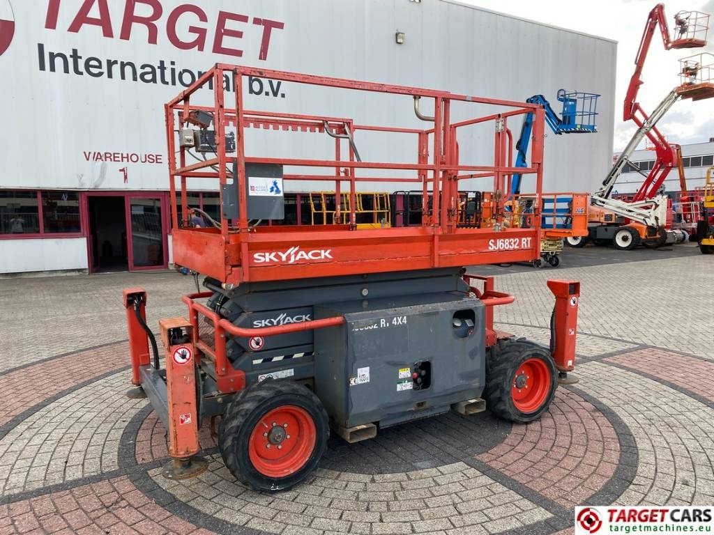 SkyJack SJ6832RT Diesel 4x4 Scissor 6832 Work Lift 1180cm - Scissor lift: picture 1 SkyJack SJ6832RT Diesel 4x4 Scissor 6832 Work Lift 1180cm - Scissor lift: picture 1