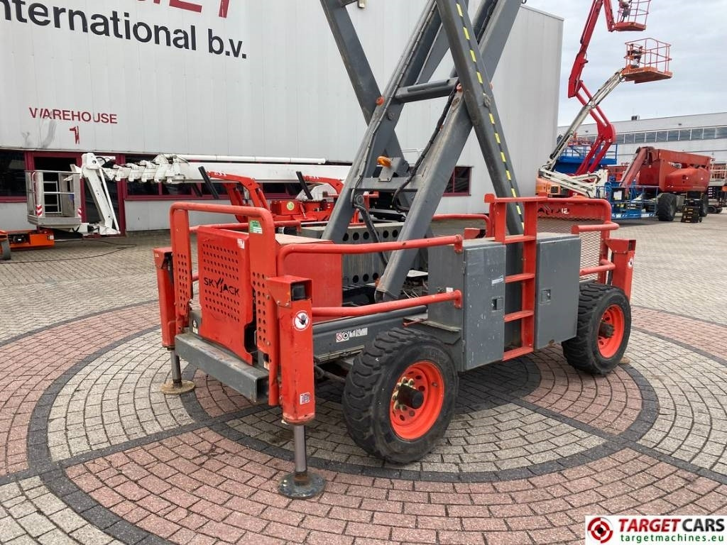 Leasing of SkyJack SJ8841RT Diesel 4x4 Scissor Work Lift 1430cm  SkyJack SJ8841RT Diesel 4x4 Scissor Work Lift 1430cm: picture 28