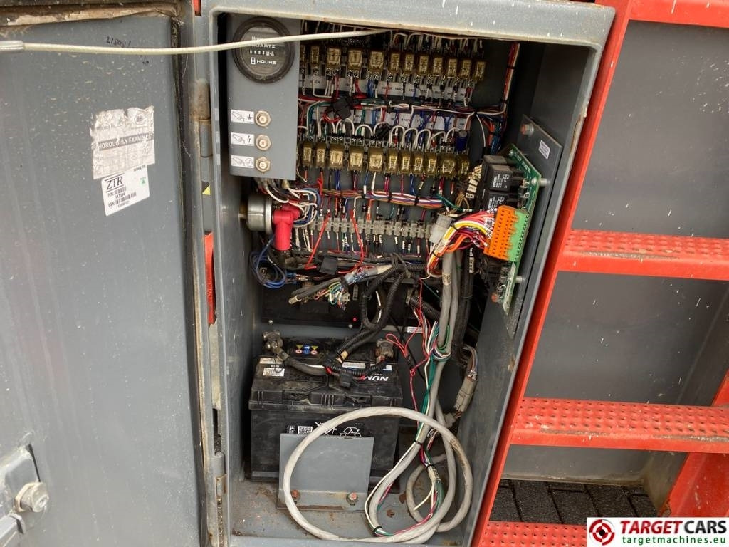 Leasing of SkyJack SJ8841RT Diesel 4x4 Scissor Work Lift 1430cm  SkyJack SJ8841RT Diesel 4x4 Scissor Work Lift 1430cm: picture 34