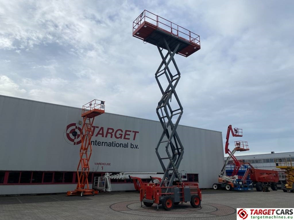 Leasing of SkyJack SJ8841RT Diesel 4x4 Scissor Work Lift 1430cm  SkyJack SJ8841RT Diesel 4x4 Scissor Work Lift 1430cm: picture 6