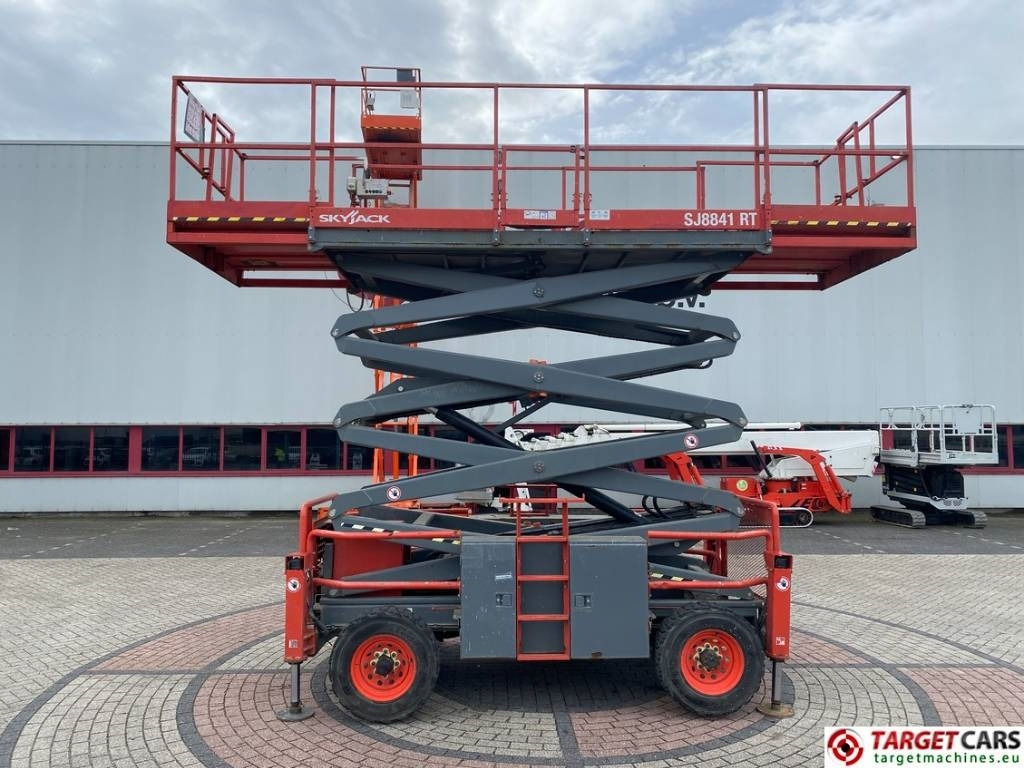 Leasing of SkyJack SJ8841RT Diesel 4x4 Scissor Work Lift 1430cm  SkyJack SJ8841RT Diesel 4x4 Scissor Work Lift 1430cm: picture 5