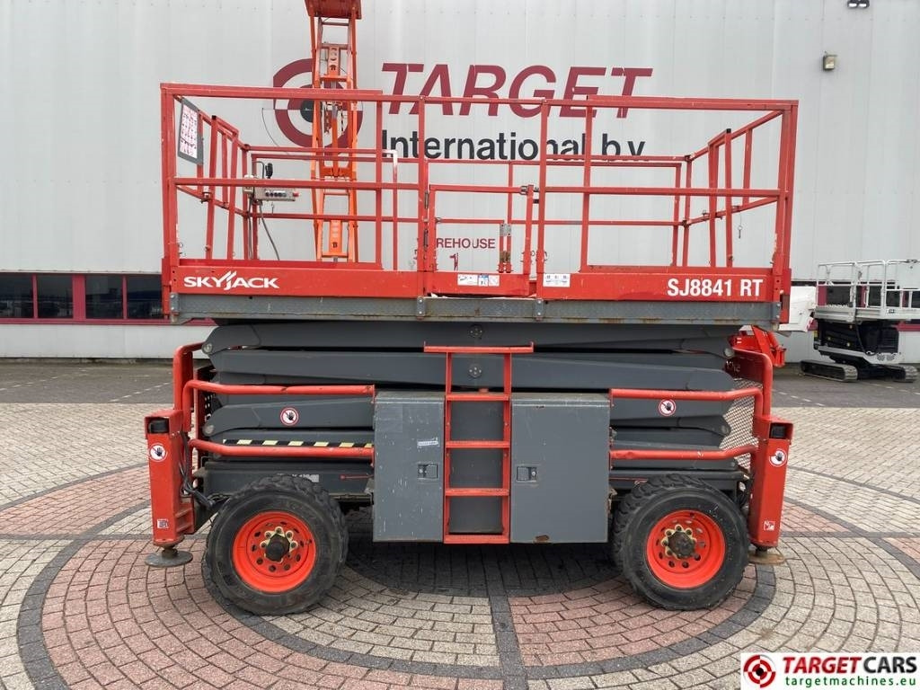 Leasing of SkyJack SJ8841RT Diesel 4x4 Scissor Work Lift 1430cm  SkyJack SJ8841RT Diesel 4x4 Scissor Work Lift 1430cm: picture 40