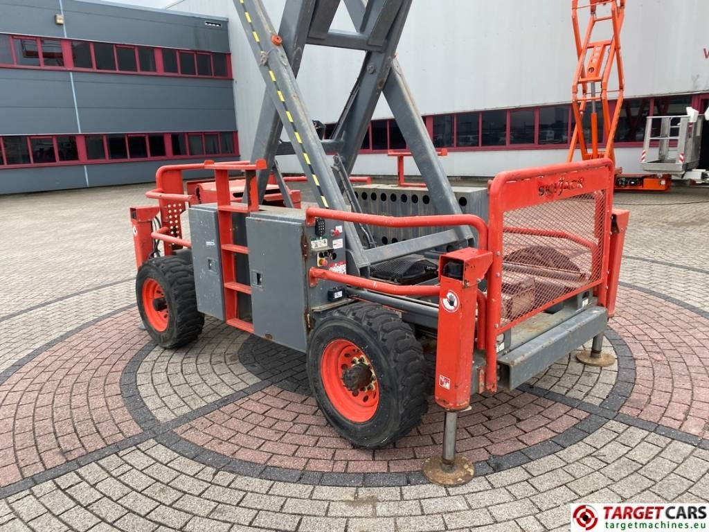 Leasing of SkyJack SJ8841RT Diesel 4x4 Scissor Work Lift 1430cm  SkyJack SJ8841RT Diesel 4x4 Scissor Work Lift 1430cm: picture 27