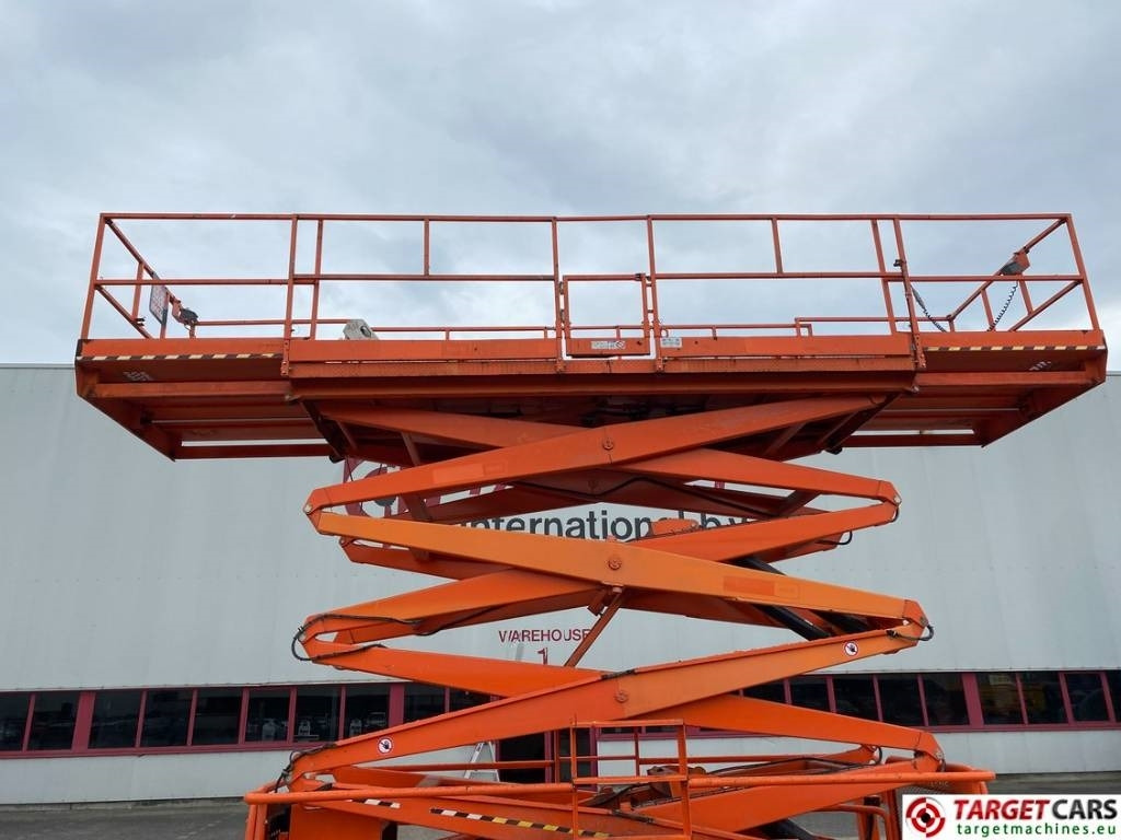 Scissor lift SkyJack SJ9250 RT Diesel 4x4 Scissor Work Lift 1720cm: picture 39 Scissor lift SkyJack SJ9250 RT Diesel 4x4 Scissor Work Lift 1720cm: picture 39