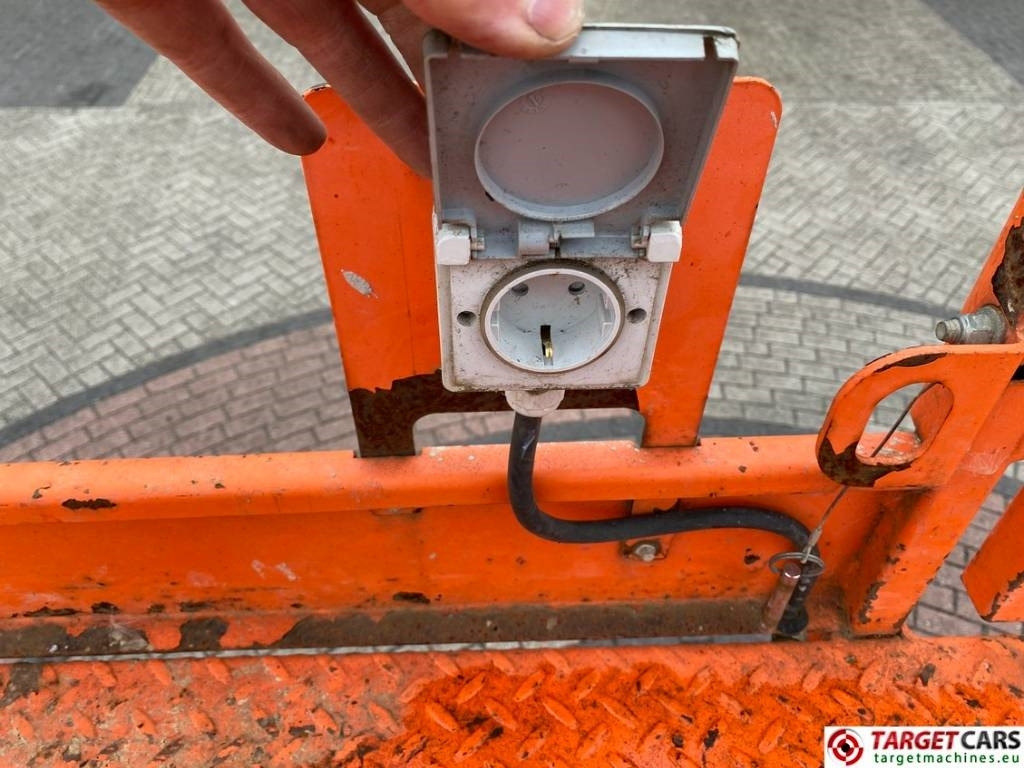 Scissor lift SkyJack SJ9250 RT Diesel 4x4 Scissor Work Lift 1720cm: picture 43 Scissor lift SkyJack SJ9250 RT Diesel 4x4 Scissor Work Lift 1720cm: picture 43