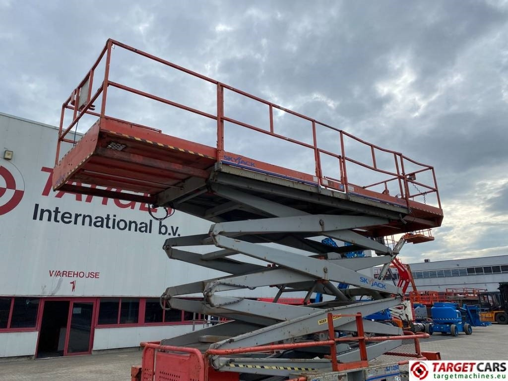 Leasing of SkyJack SJ9250 RT Diesel Scissor Work Lift 1720cm SkyJack SJ9250 RT Diesel Scissor Work Lift 1720cm: picture 37 Leasing of SkyJack SJ9250 RT Diesel Scissor Work Lift 1720cm SkyJack SJ9250 RT Diesel Scissor Work Lift 1720cm: picture 37