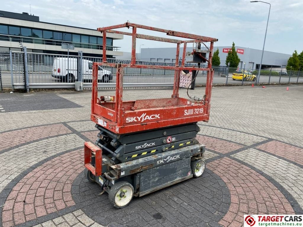 SkyJack SJIII-3219 Electric Scissor Work Lift 780cm - Scissor lift: picture 3 SkyJack SJIII-3219 Electric Scissor Work Lift 780cm - Scissor lift: picture 3