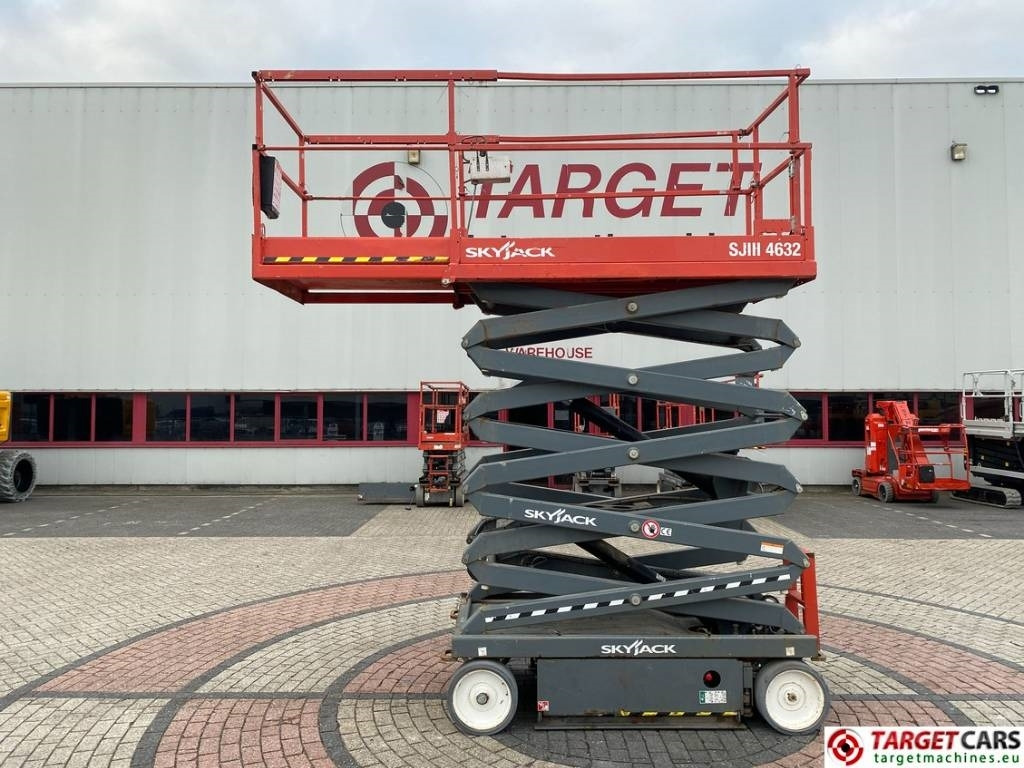 SkyJack SJIII-4632 Electric 4632 Scissor Work Lift 1170cm - Scissor lift: picture 5 SkyJack SJIII-4632 Electric 4632 Scissor Work Lift 1170cm - Scissor lift: picture 5