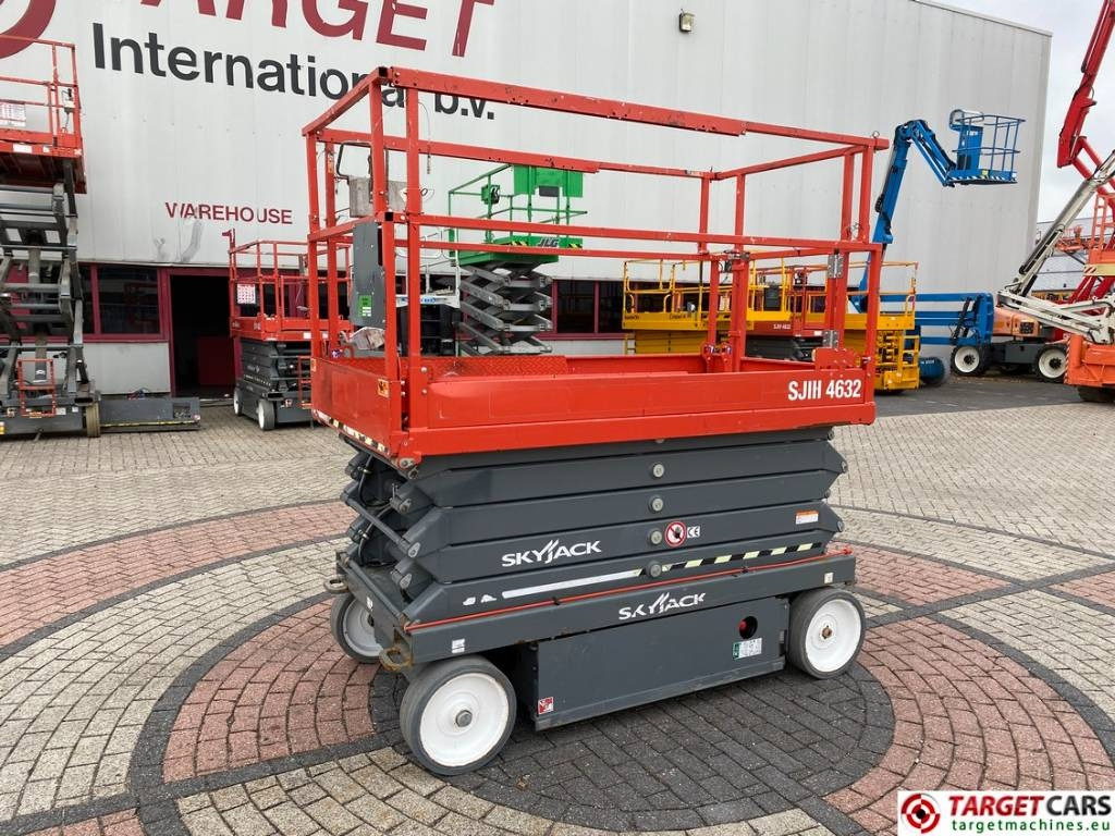 SkyJack SJIII-4632 Electric 4632 Scissor Work Lift 1170cm - Scissor lift: picture 1 SkyJack SJIII-4632 Electric 4632 Scissor Work Lift 1170cm - Scissor lift: picture 1