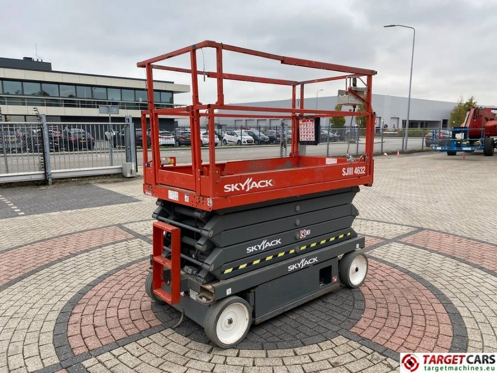 SkyJack SJIII-4632 Electric 4632 Scissor Work Lift 1170cm - Scissor lift: picture 3 SkyJack SJIII-4632 Electric 4632 Scissor Work Lift 1170cm - Scissor lift: picture 3
