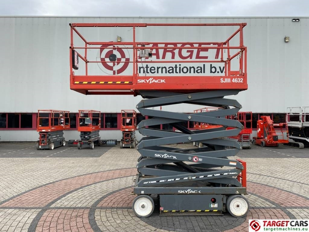 SkyJack SJIII-4632 Electric Scissor Work Lift 1170cm - Scissor lift: picture 5 SkyJack SJIII-4632 Electric Scissor Work Lift 1170cm - Scissor lift: picture 5